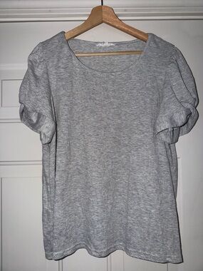 Jane and Delancey Light Gray Short-Sleeve Scoop Neck Top